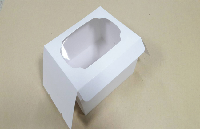 กล่องเค้ก 2 ชิ้น กล่องเค้ก กล่องขนม กล่องเบเกอรี่ กล่องคัพเค้ก สีขาว ขนาด 13x15.2x10 ซม. ราคา 155 บาท ต่อแพ็ค (20ใบ/แพ็ค)