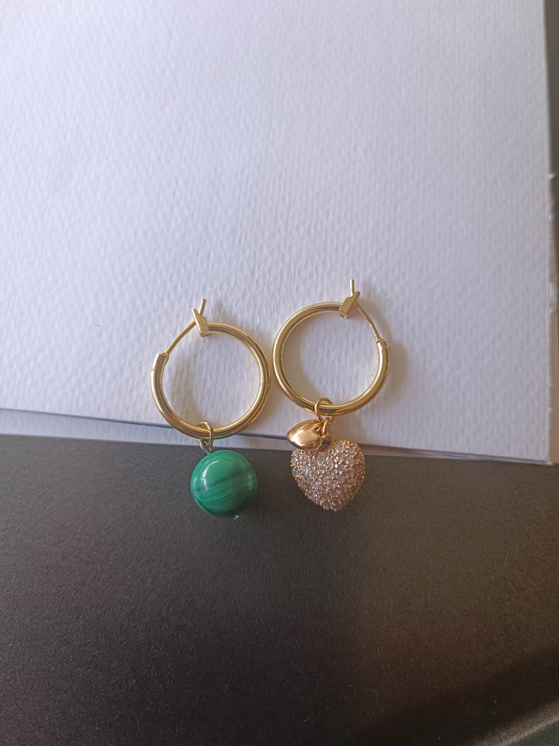 ต่างหูห่วง "The Hoop" ประดับหินแท้ Malachite Hoop Earrings (Luck & Wealth)