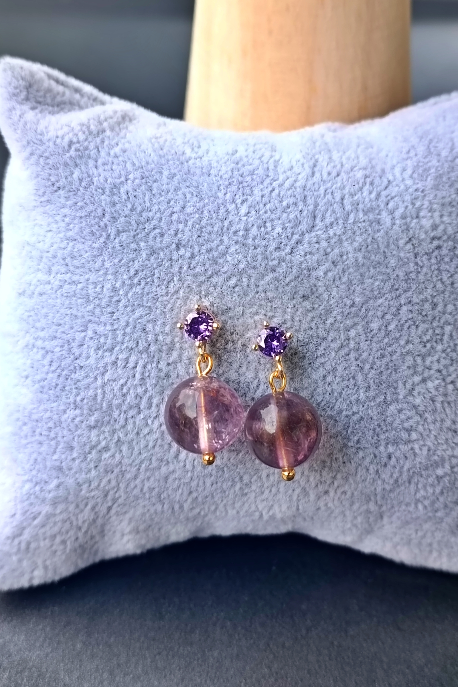 ต่างหูหินแท้ "14K" 7A Ice Amethyst Earring (ฟอกกลับพลังงานลบ เป็นบวก)