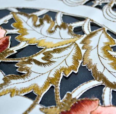 Pre Order ผ้าคลุมท๊อปโต๊ะ ผ้าปูโต๊ะอาหาร table runner ลายปักฉลุ กุหลาบ สวยมาก