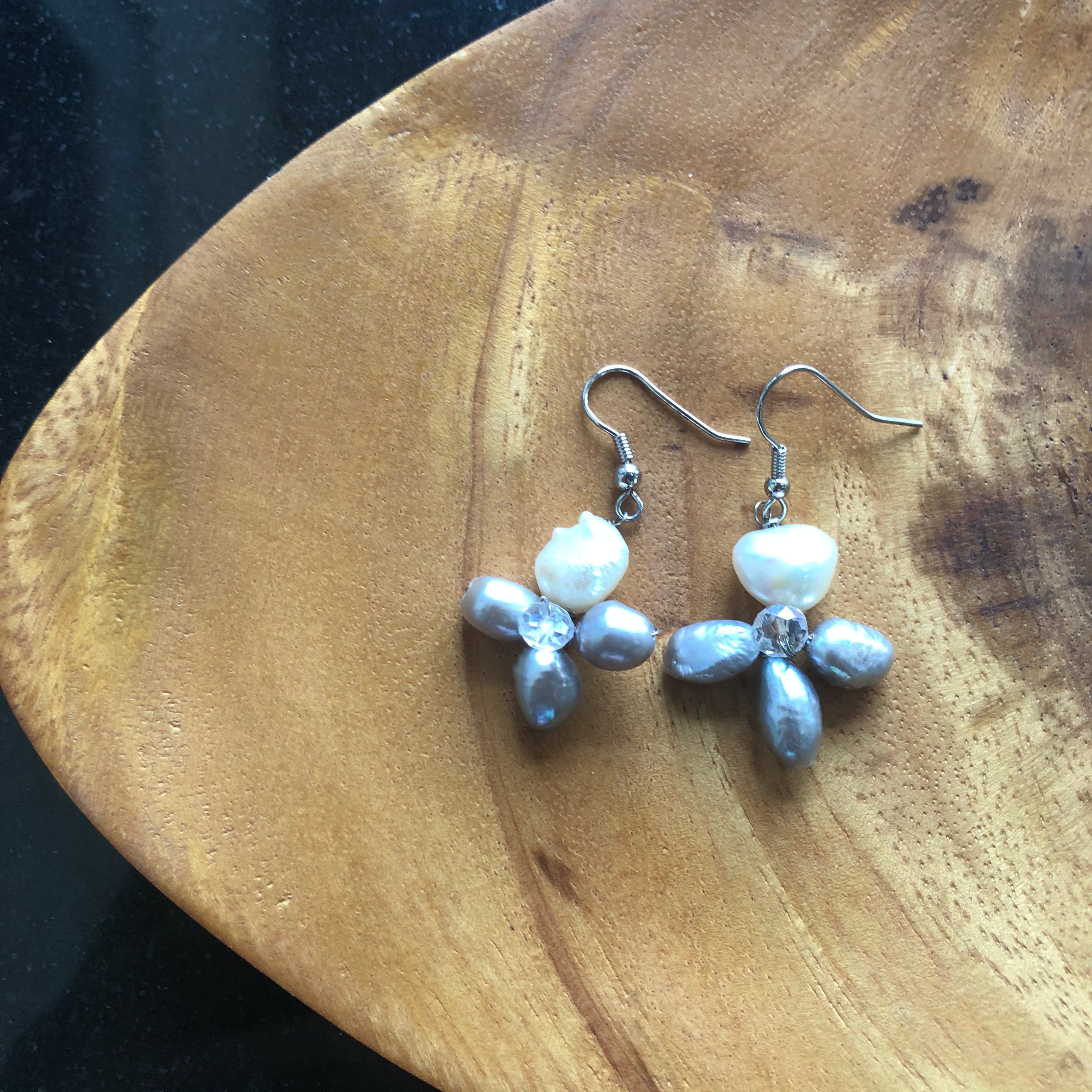 ต่างหูมัดลวด ไข่มุกแท้+คริสตัล Wire Wrapped Stone Earring