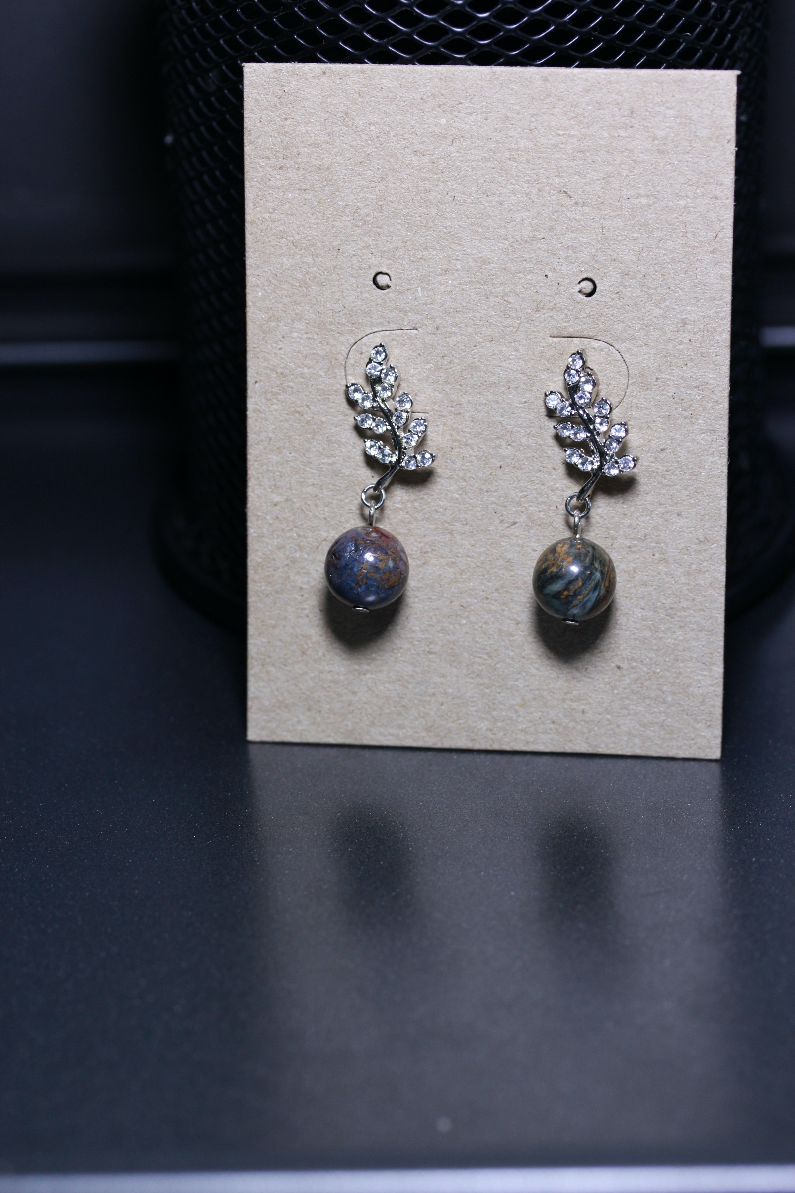 ต่างหูหินแท้"Dazzling" ปู่โสมเฝ้าทรัพย์ Pietersite Earring (ชำระAura ดึงดูดโชค คุ้มครอง)