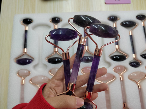 ผลิตตามออร์เดอร์เซทลูกกลิ้ง+กัวซาแผ่น V shape+โลโก้+สลักแบรนด์ (Make to Order Flip Cover Box+Facial Roller+Gua Sha Broad+Logo)