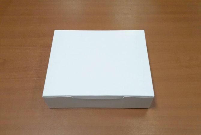 กล่องบราวนี่ กล่องชิฟฟ่อน กล่องขนม กล่องทาร์ต กล่องไม่มีหน้าต่าง (ฝาทึบ) ขนาด 15x22x5 ซม. สีขาว ราคา 160 บาทต่อแพ็ค (20ใบ)