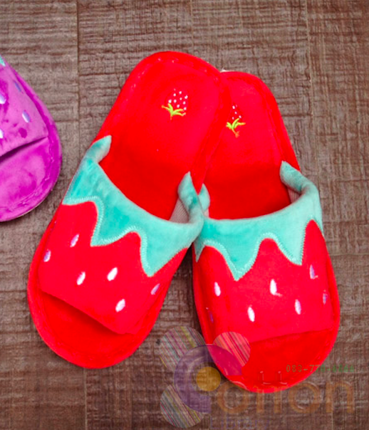 รองเท้าวินเทจ รองเท้าใส่ในบ้าน Slipper แบบหนา สีแดง