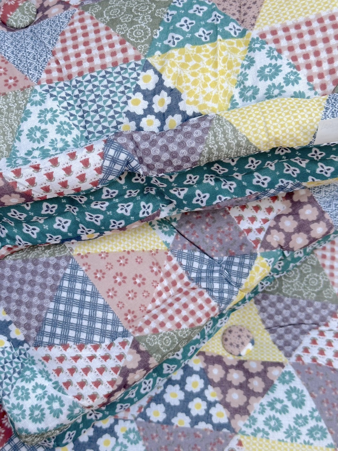 เบาะรองนั่งรุ่นแบบหนา สีโทนน้ำเงินเขียวครีม