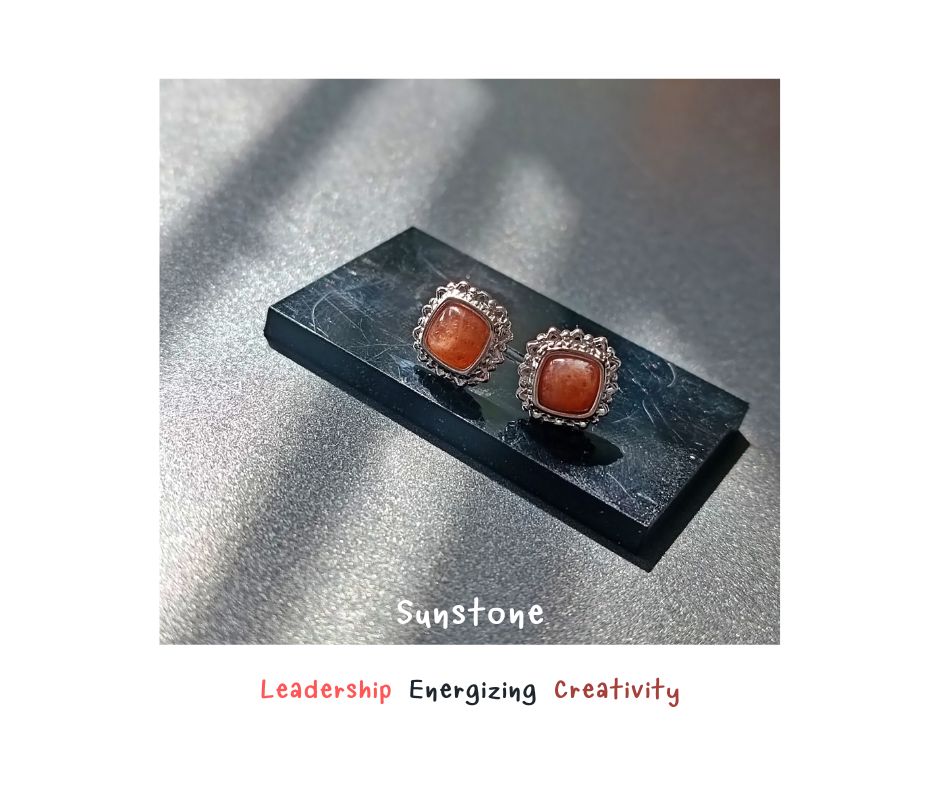 ต่างหูหินแท้ "Dazzling" Golden Sunstone Earring (ความเจริญงอกงาม เสริมบารมี ความเป็นผู้นำ)