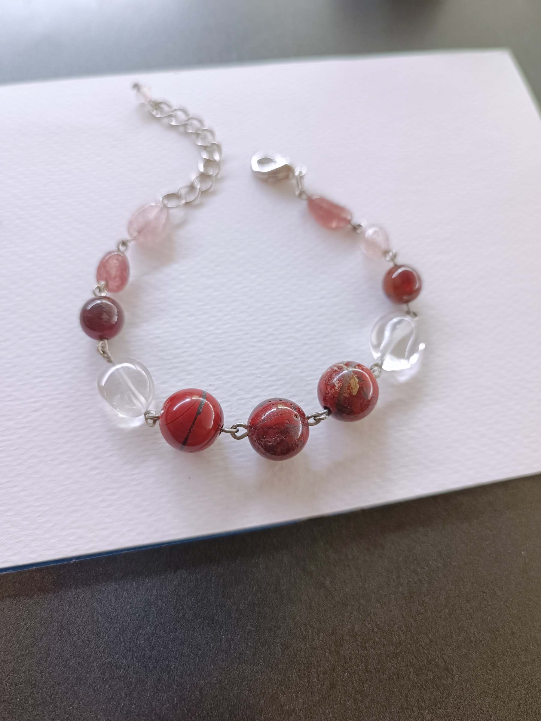 สร้อยข้อมือหินแท้ "Connected" Self-Love Bracelet (Brecciated Jasper + Garnet)