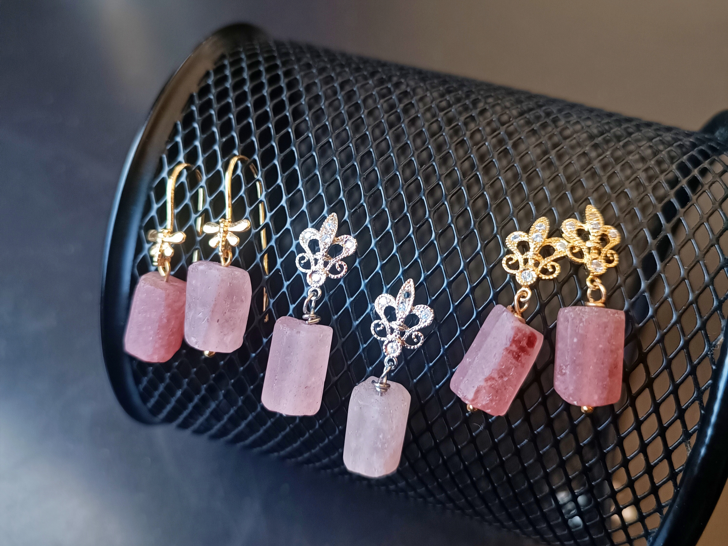 ต่างหูหินแท้ "14K" Strawberry Quartz Earring (Love Vibe ดึงดูดรักแท้ เสริมคลื่นความรัก ความสัมพันธ์)
