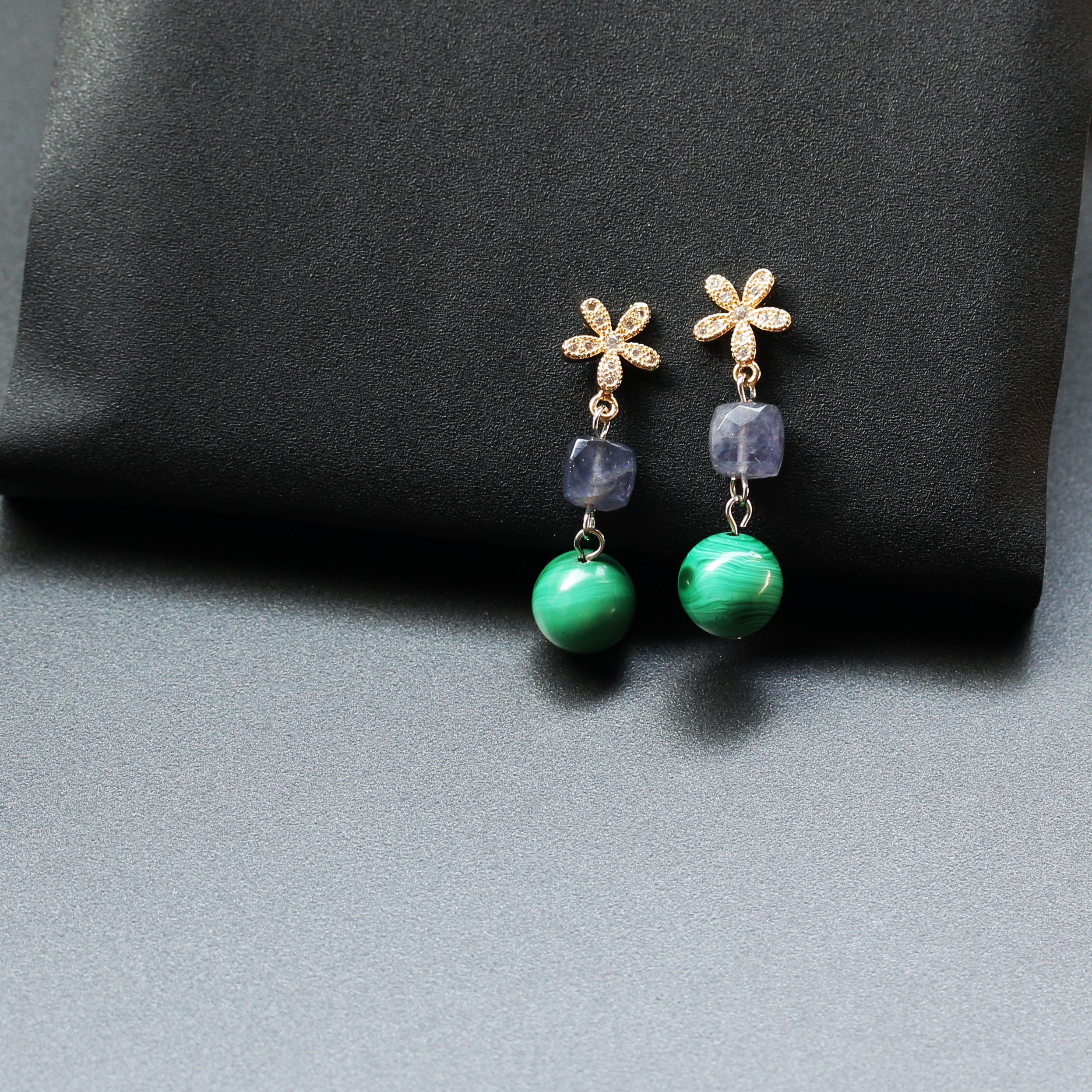 ต่างหูหินแท้ Malachite + Iolite Earring (Protection Power)
