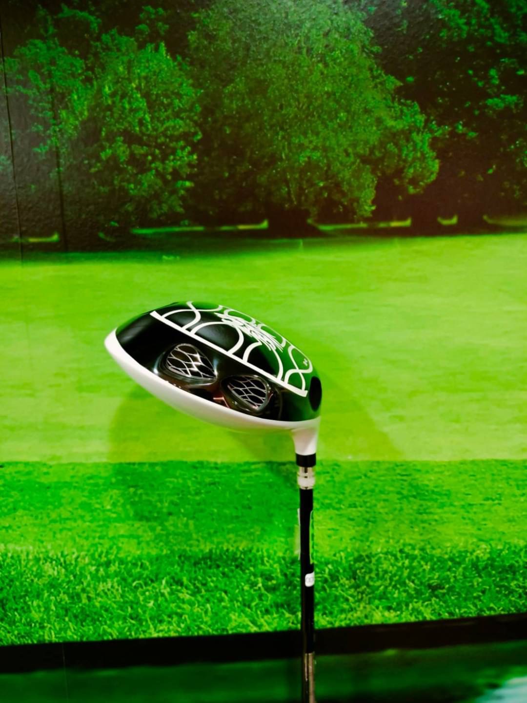 Driver EMILLID BAHAMA EB-02 Loft 10.5 (Shaft KURO KAGE/ 60g.) flex:X