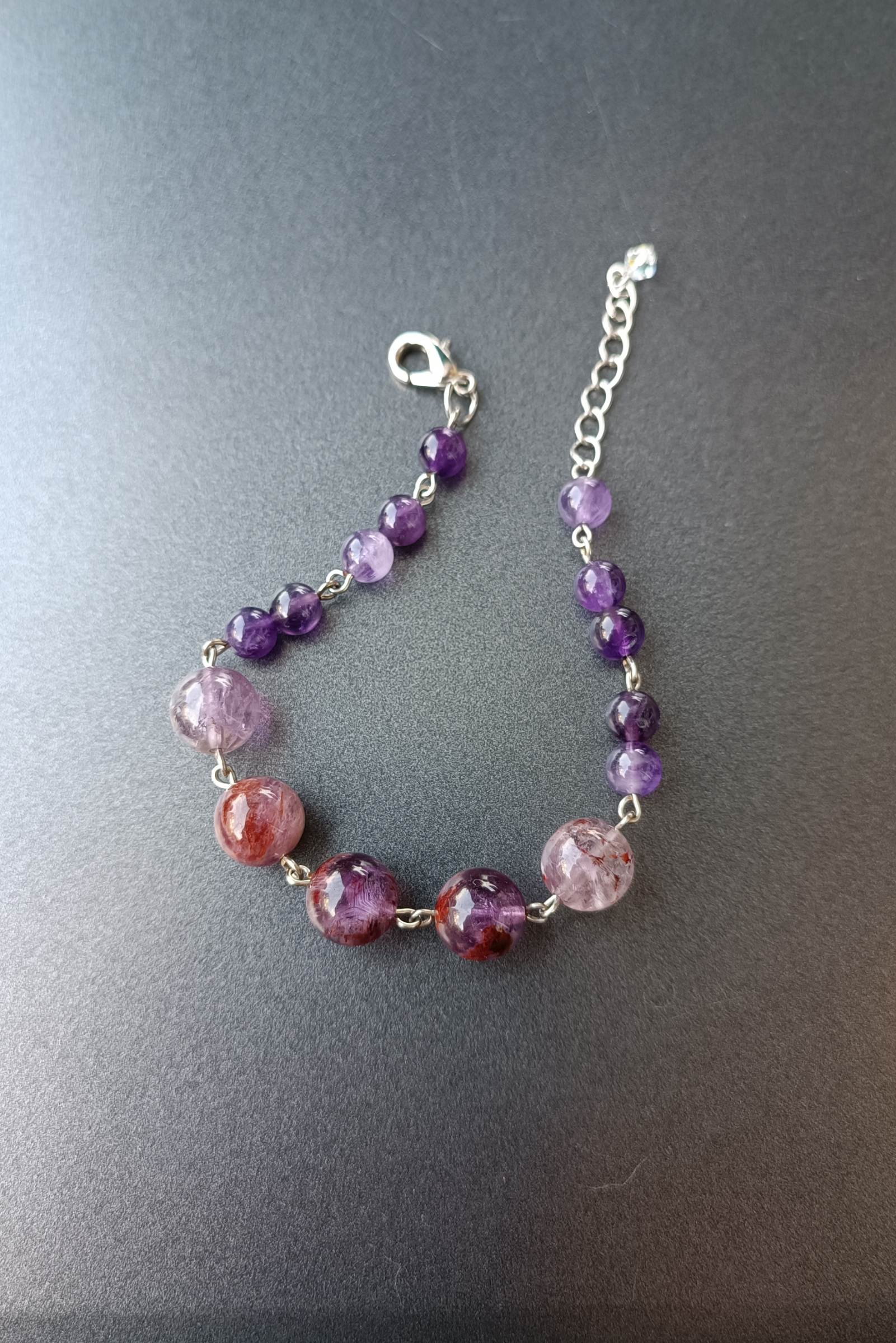สร้อยข้อมือหินแท้ "Connected" Phantom Amethyst + Amethyst Bracelet (ความสำเร็จ ความเจริญงอกงาม)