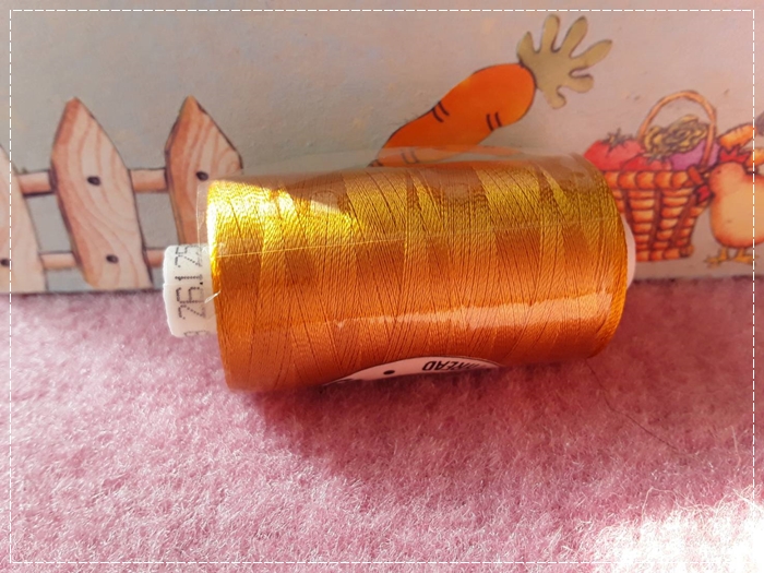 ไหมปักจักร เบอร์ 9079 น้ำตาลทอง