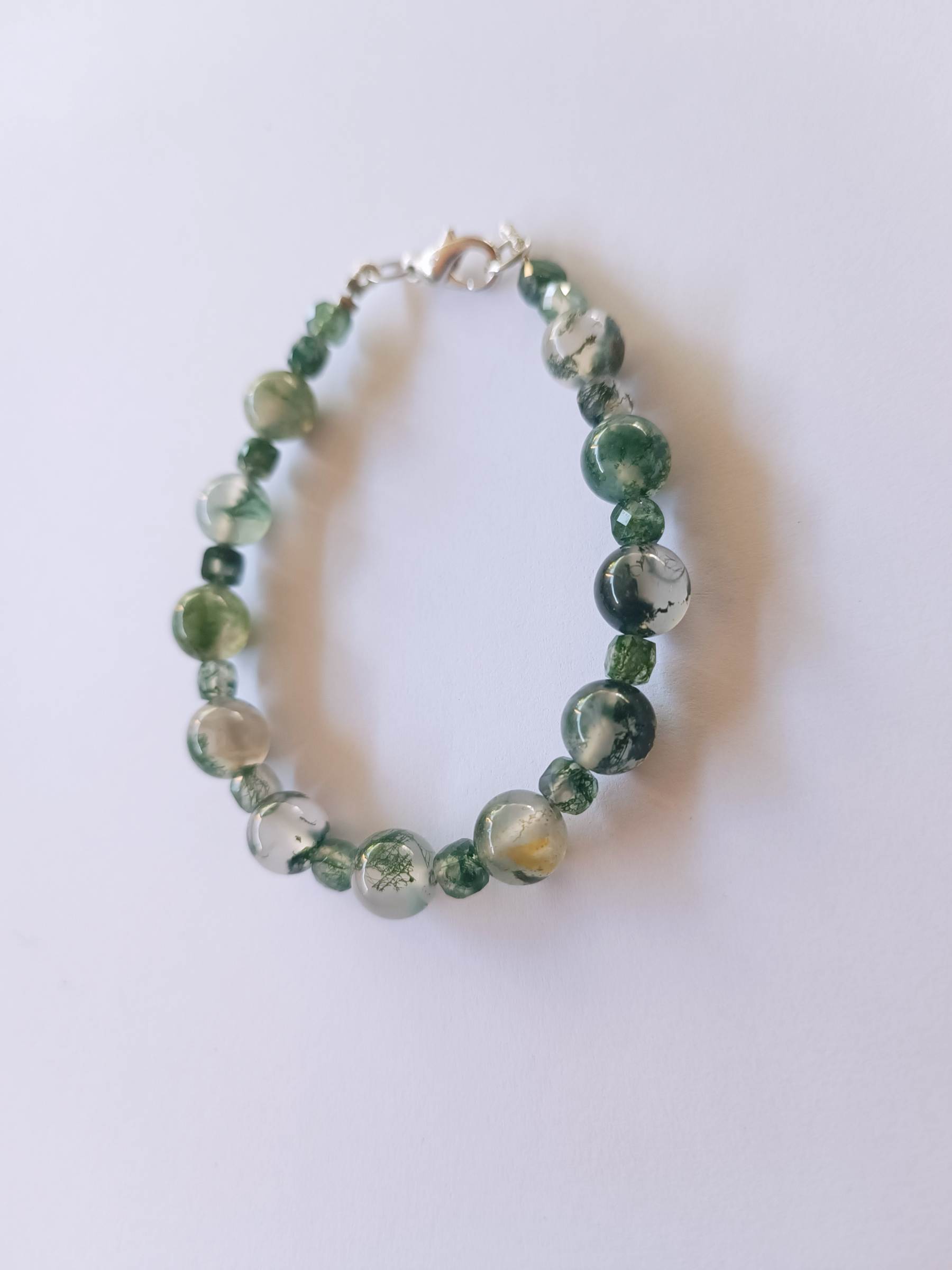 สร้อยข้อมือหินแท้ "POSH" Moss Agate Bracelet ( เสริมความแข็งแรง)