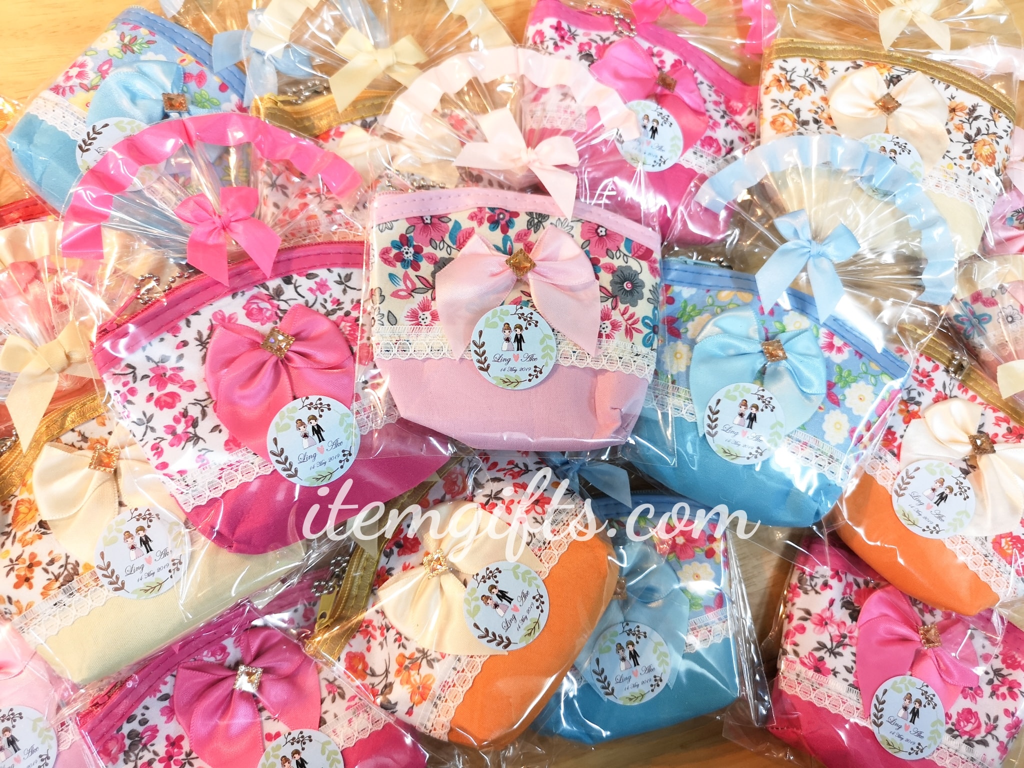 ของชำร่วยกระเป๋าดอกไม้วินเทจ คละสี