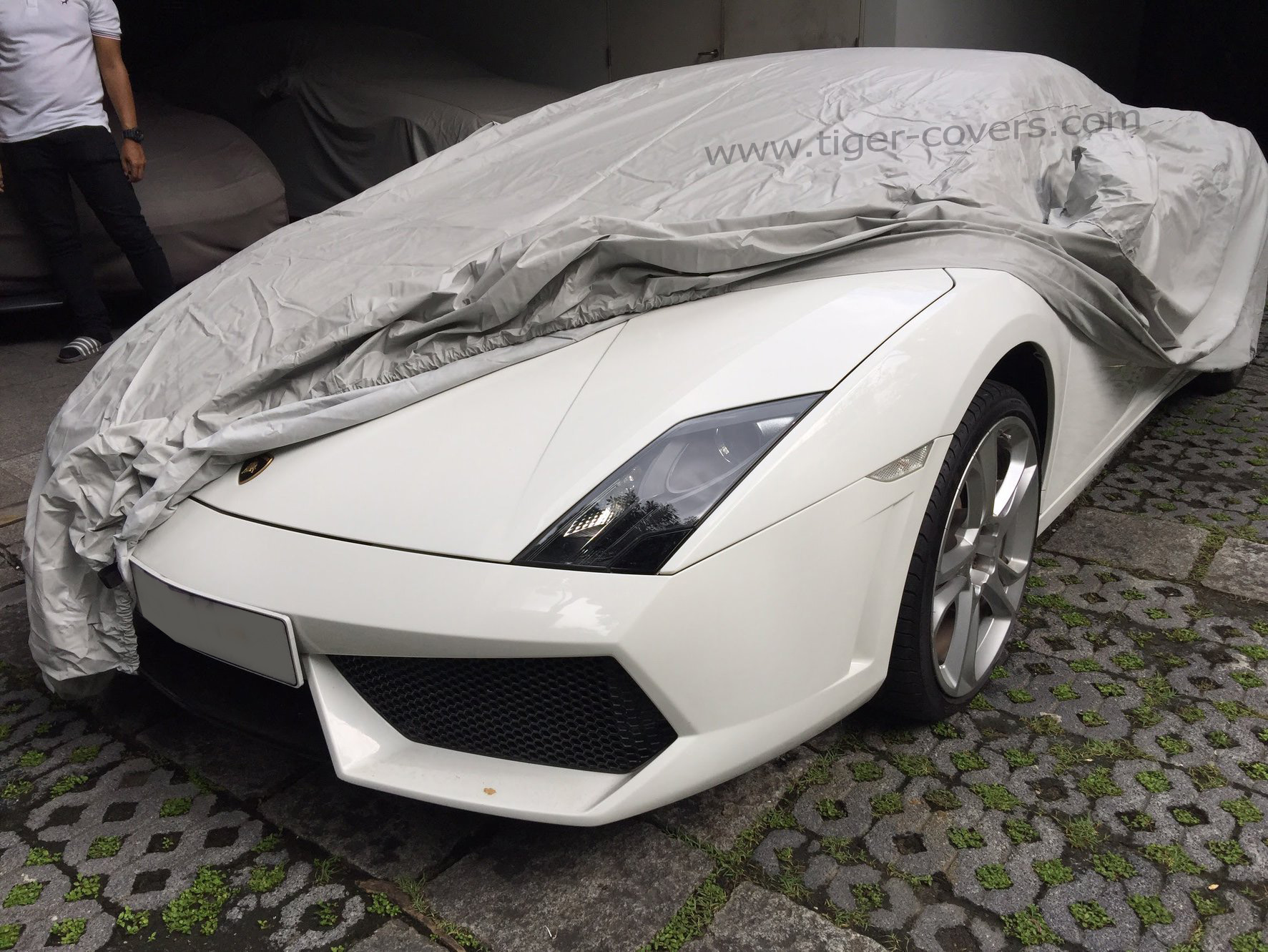 ผ้าคลุมรถ สปอร์ท Supercar