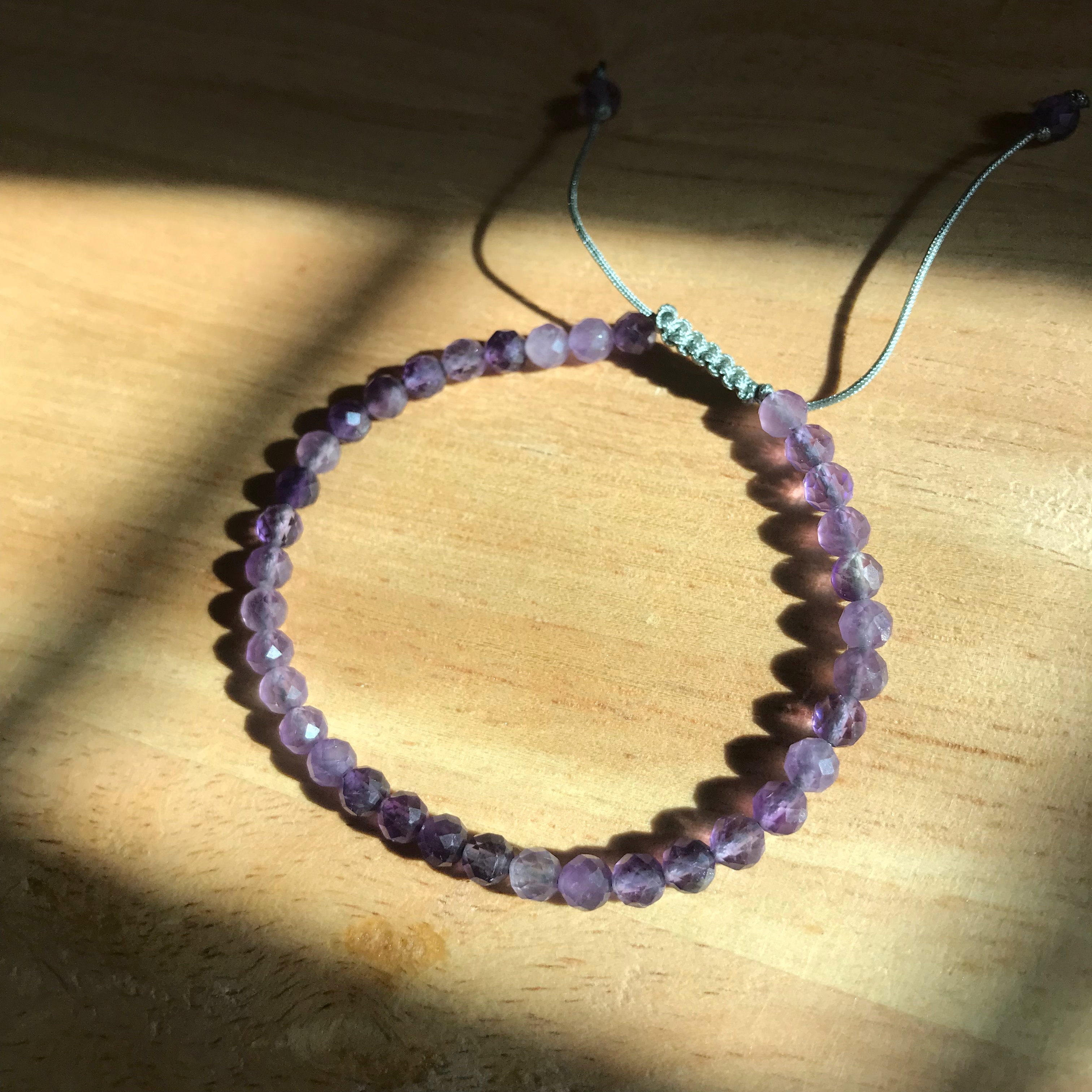 สร้อยข้อมือหินแท้ "Starlight" Amethyst Bracelet (For Success)