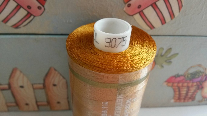 ไหมปักจักร เบอร์ 9075