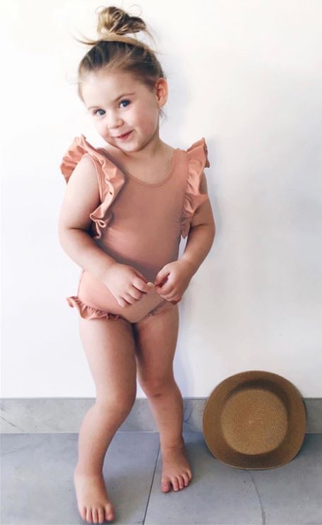 ชุดว่ายน้ำเด็กหญิงวันพีชสีน้ำตาล พร้อมหมวก