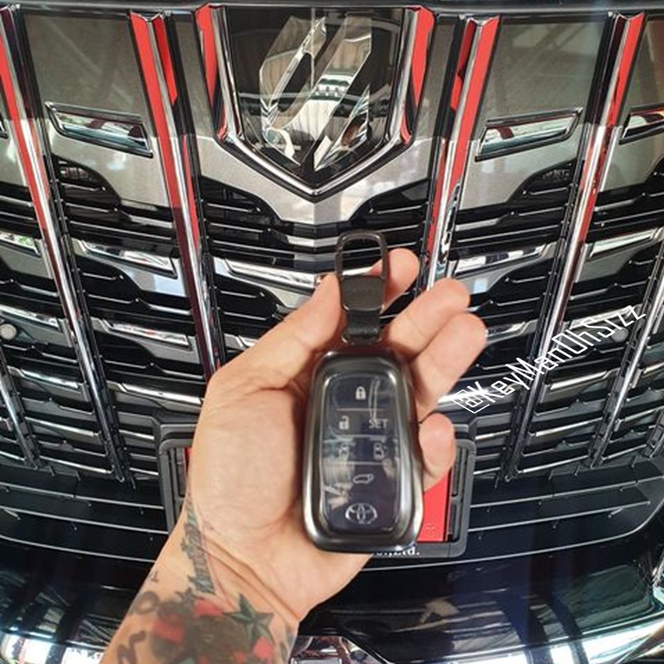 เคสโลหะรีโมทรถ Toyota Alphard 2022 แบบ 2 ชั้น รุ่นถอดกุญแจในรีโมทได้ (Double-Layer Metal Aluminum Alloy Key Cover with transparent push button Guard 360) Toyota Key Sets Model Alphard ,Majesty
