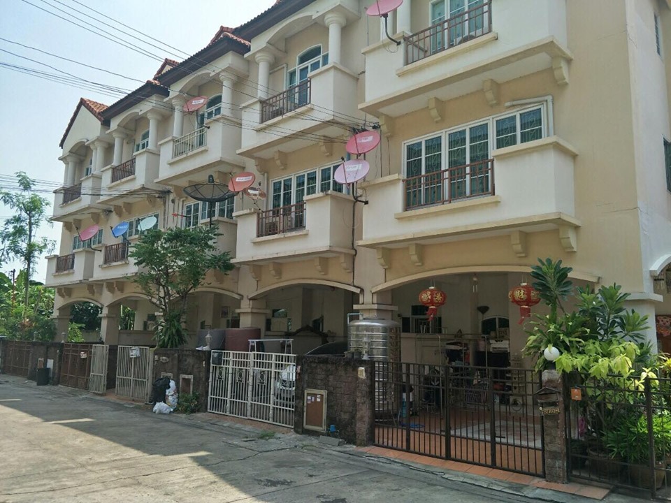 ขายทาวน์โฮม 3.5 ชั้น หมู่บ้านสรานนท์ (รหัสทรัพย์ 201998 ) ซอย19 ถ.ติวานนท์ต.บางพูด อ.ปากเกร็ด ต.นนทบุรี