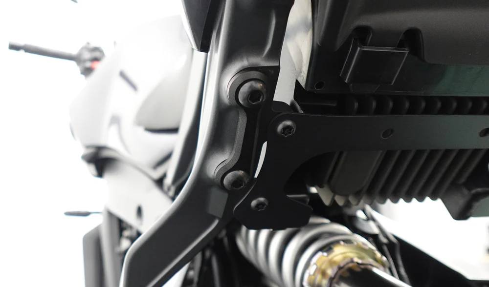 ชุดอุดพักเท้าคนซ้อน EVOTECH MT-09 2024+