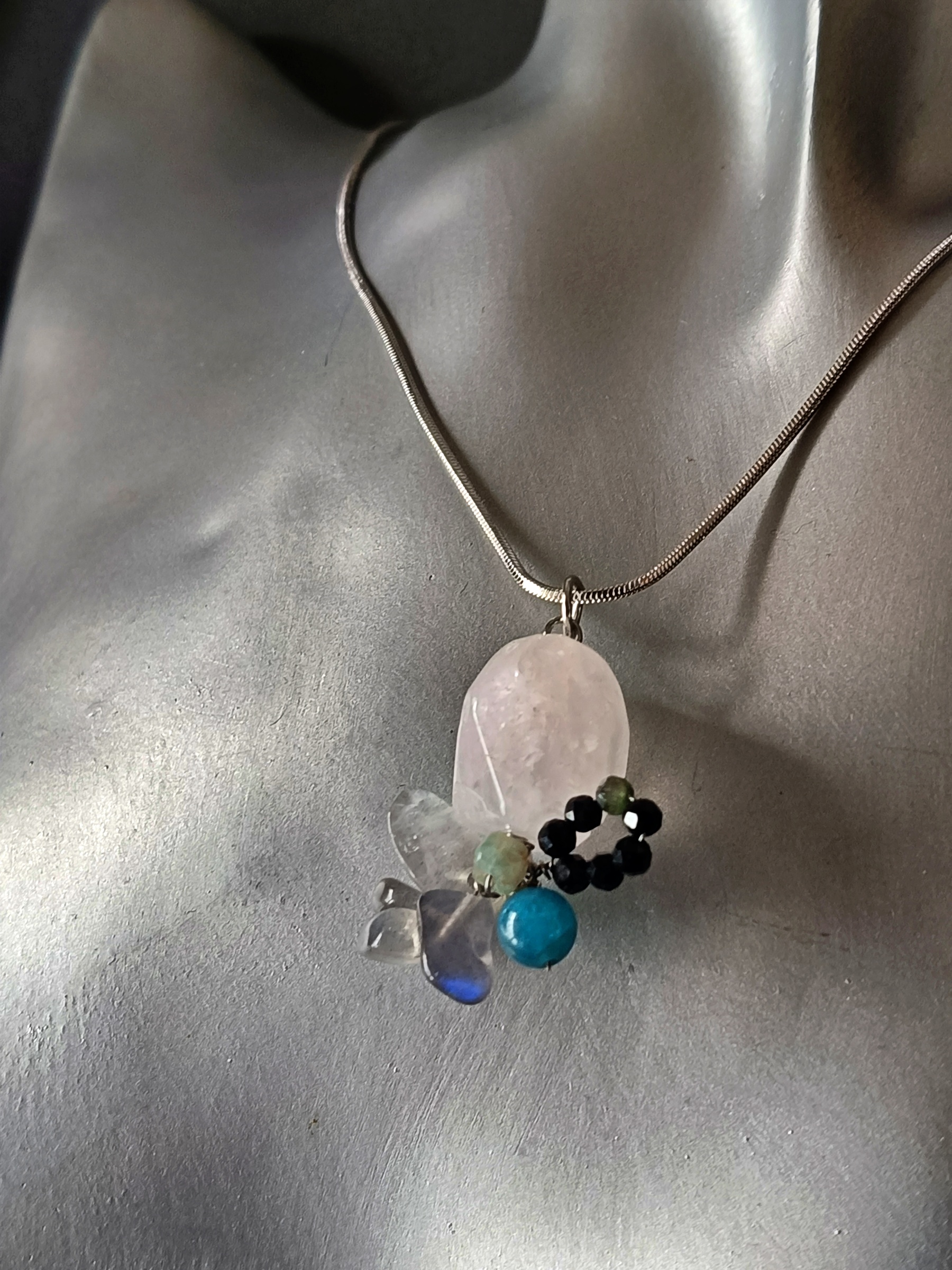 จี้พร้อมสร้อย หินแท้ Rose Quartz +Labradorite Pendant Necklace (เมตตามหานิยม เสริมการสื่อสาร เปิดตาที่ 3)