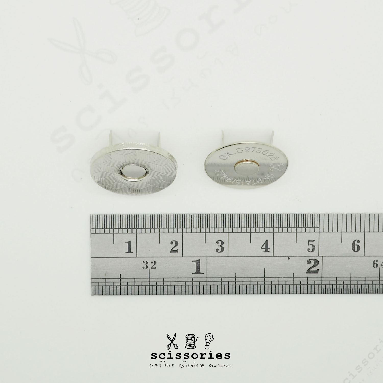 แม่เหล็ก ตัวบาง หน้าลาย 18 MM สีเงิน/2ตัว