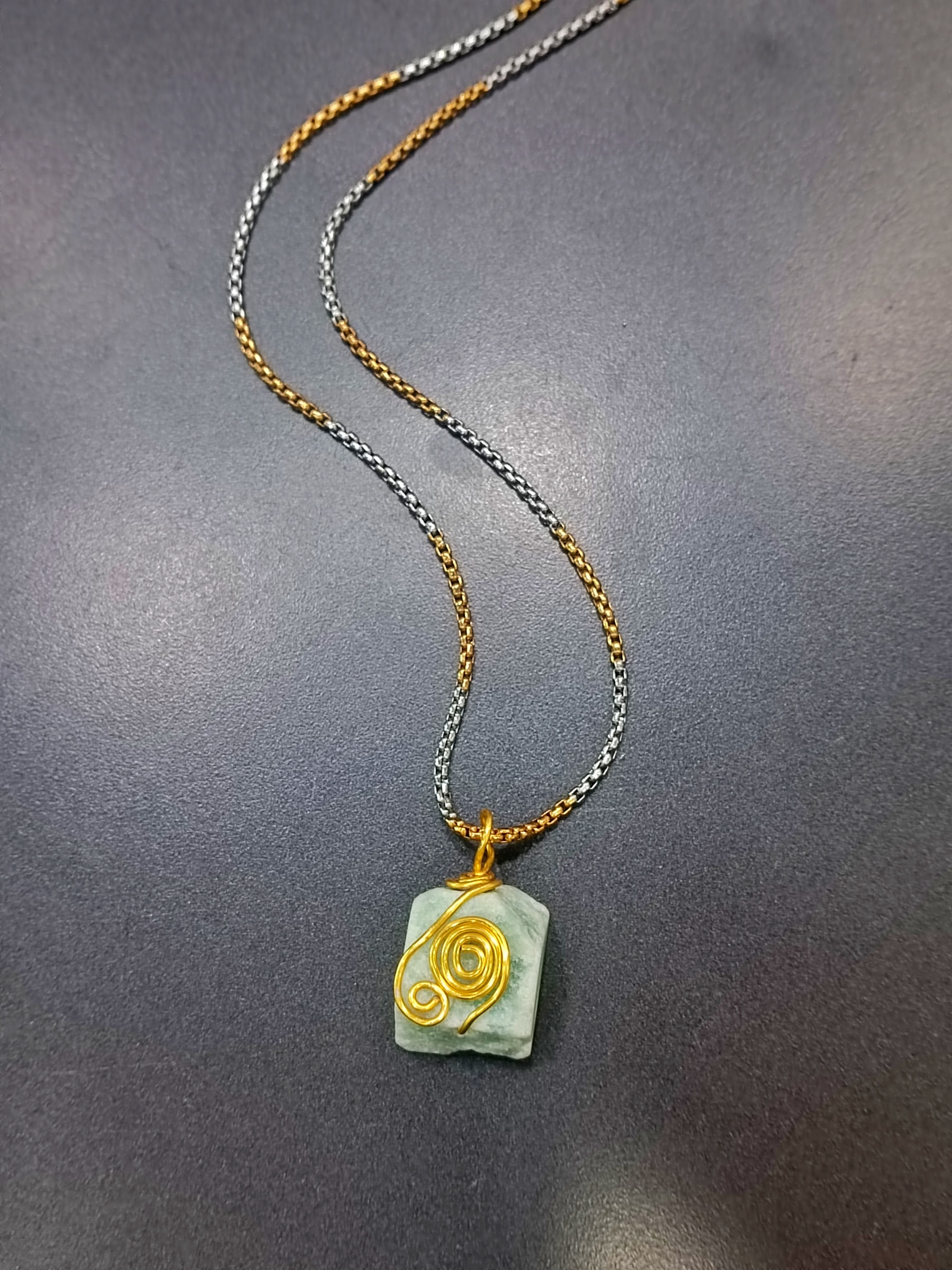 สร้อย 2 กษัต พร้อมจี้ Green Aventurine + 2 Tone Necklace (ปัดเป่าพลังงานลบ ดึงดูดโชคลาภ)