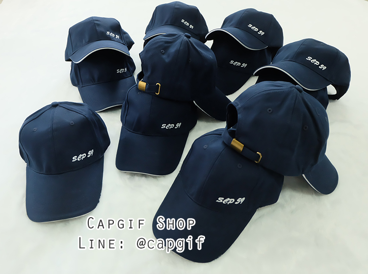 หมวกแก๊ปสีกรมบัคเคิ้ลปักชื่อมุมล่างซ้าย