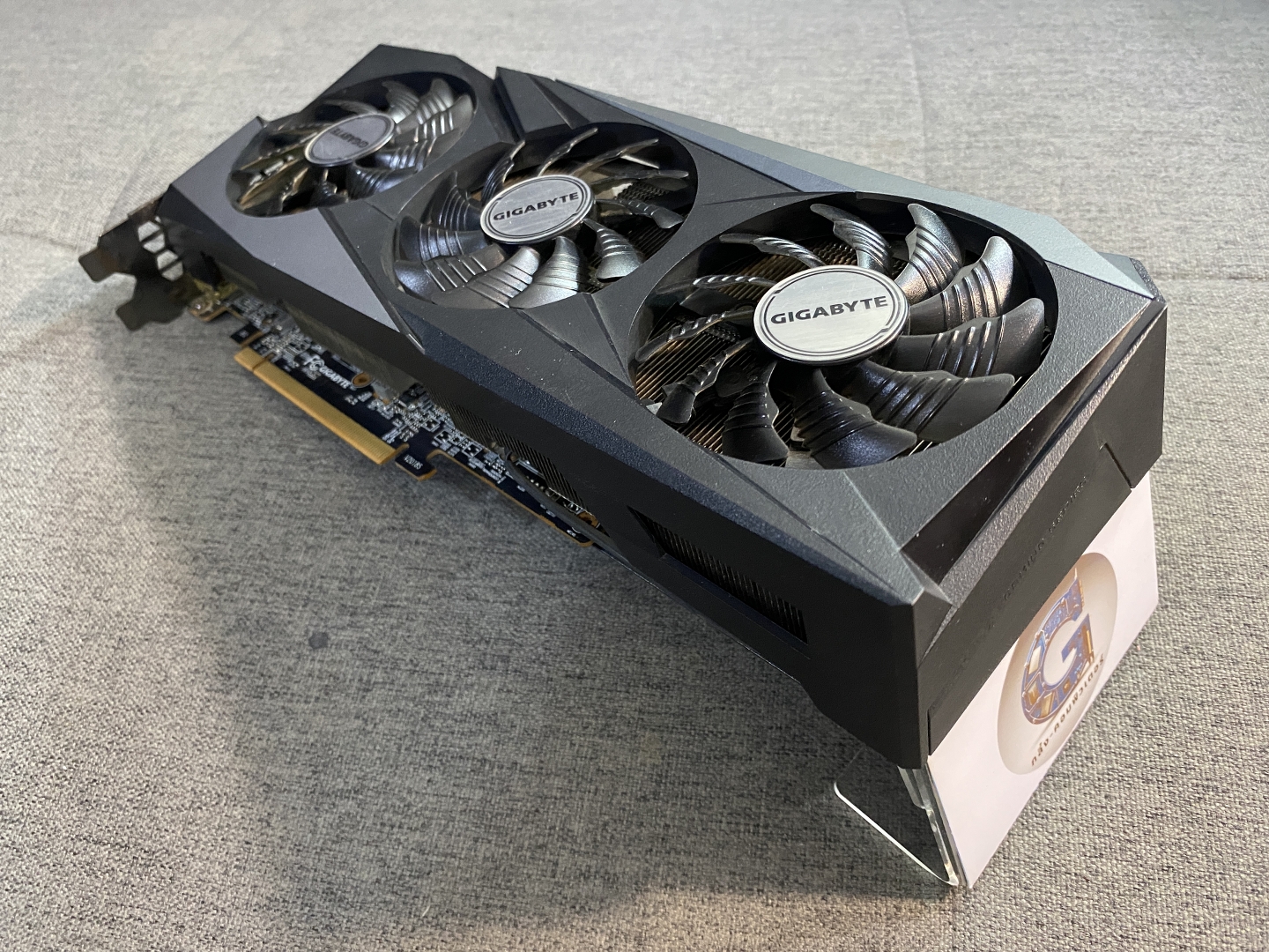 AMD RADEON RX 6600 XT 8GB GIGABYTE GAMING OC PRO