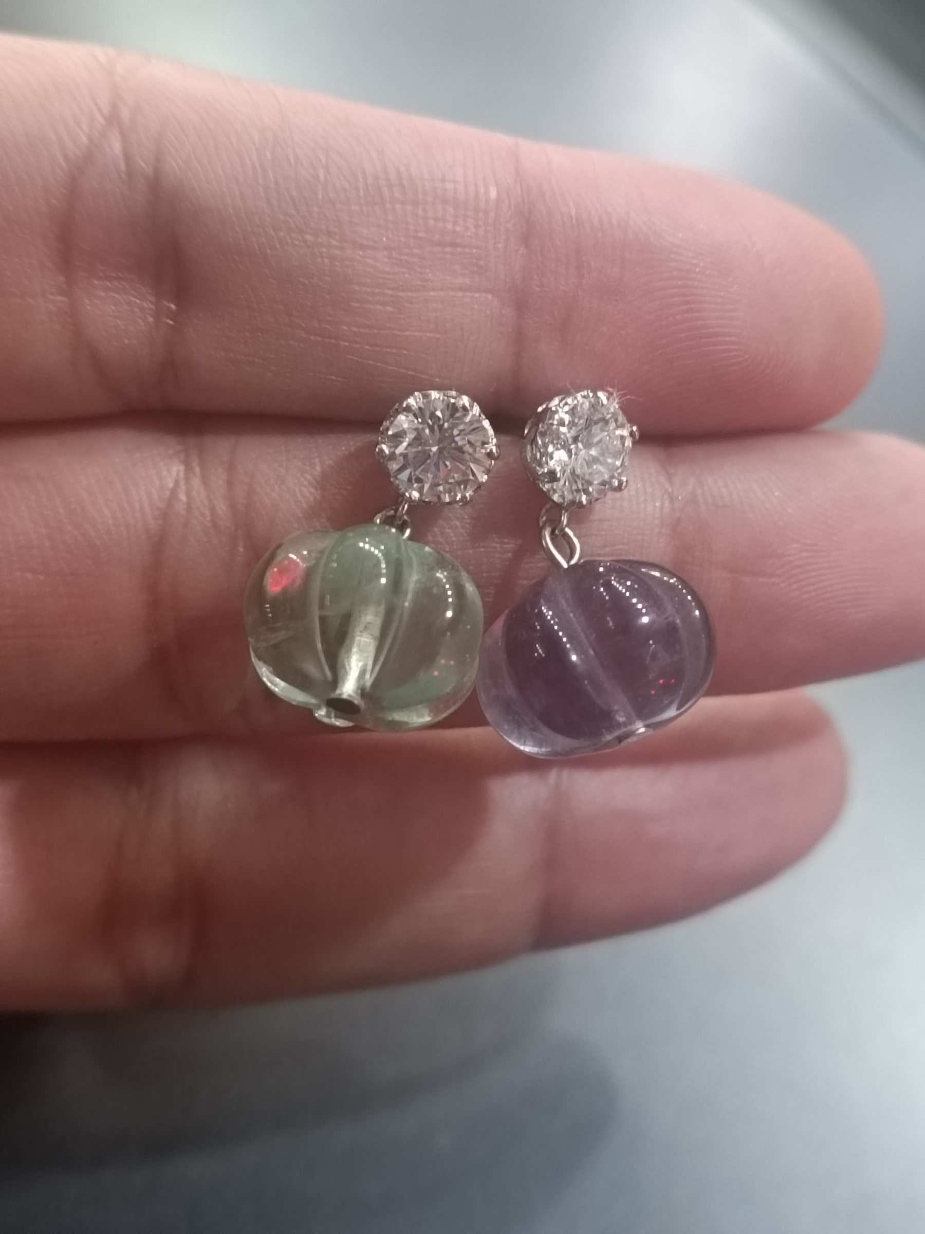 ต่างหูเงินแท้ 92.5 ชุป Platinum ประดับหินแท้ Fluorite Sterling Silver Earring (สมดุลย์พลังงาน ปัดเป่าการถูกหลอกลวง)