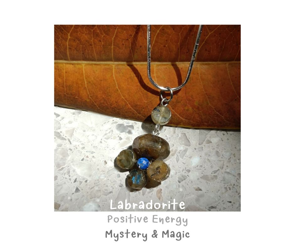 สร้อยจี้หินแท้ Labradorite Pendant Necklace (เสริมพลังการสื่อสาร เติมPositive Energy)