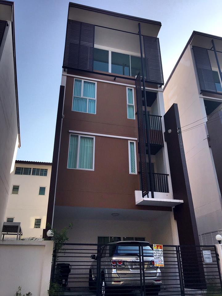 ขายทาวน์โฮม 3.5 ชั้น ม.เวอร์ติโก้ ใกล้โครงการสถานีรถไฟฟ้าสายสีชมพู ขนาด 36.40 ตรม 3 นอน 3 น้ำ ( รหัสทรัพย์ T27 ) แจ้งวัฒนะ ปากเกร็ด นนทบุรี