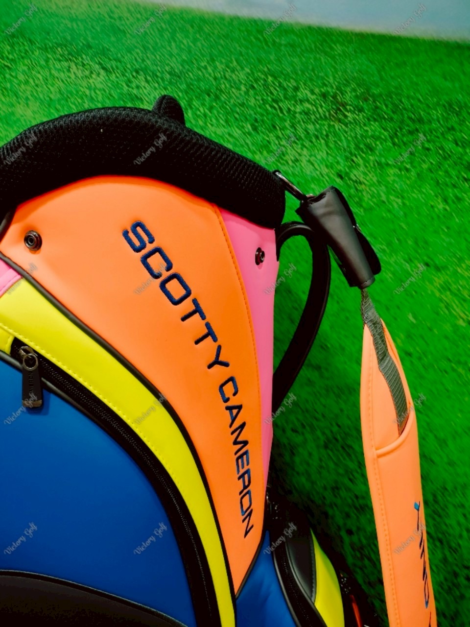 Golf Bag Scotty Cameron Tour ( PU Material ) 9.5” Neon-Multicolor Color