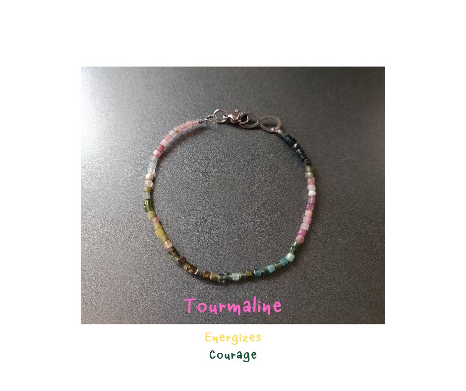 "Twisted" สร้อยข้อมือหินแท้ Tourmaline Bracelet (ความรัก โชคลาภ และความรุ่งเรือง)