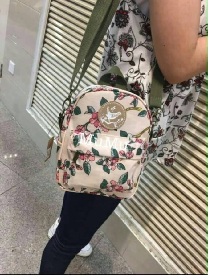 กระเป๋าผ้ากันน้ำสะพายยาวข้าง ยี่ห้อ Mumu สีชมพู่ เขียวลายดอก