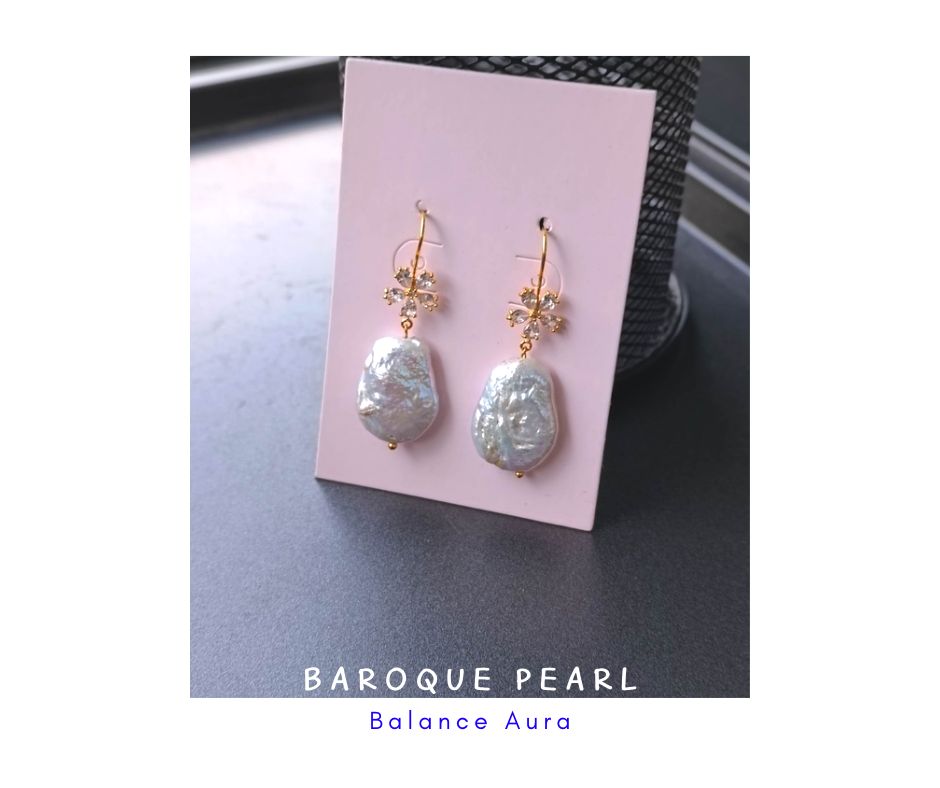 "Dazzling" ต่างหูมุกแท้ทรงบารอค Natural Baroque Pearl Earring
