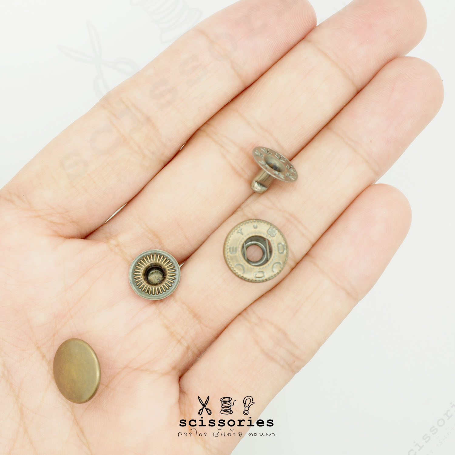 กระดุมแป๊ก VT5 สีทองเหลืองรมดำ10 ตัวยี่ห้อ CRIC CRACK