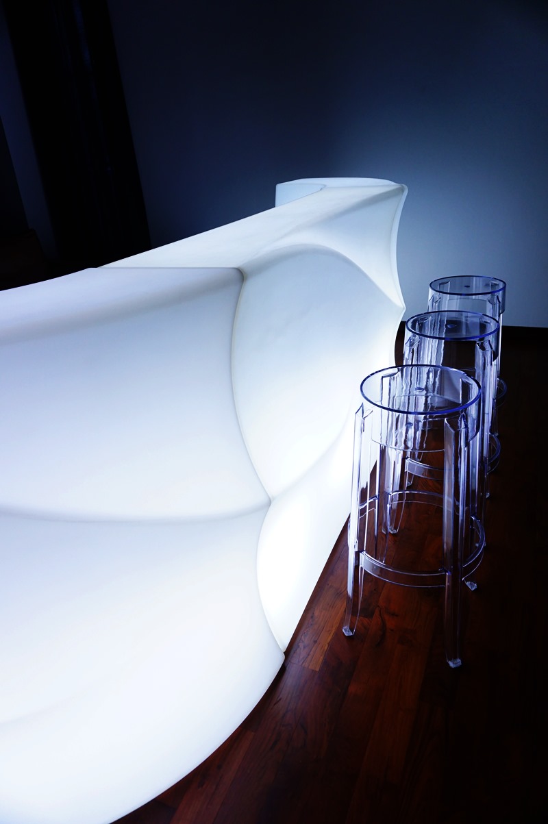 RENT/ให้เช่า: Replica ghost stool เก้าอี้สตูลใส