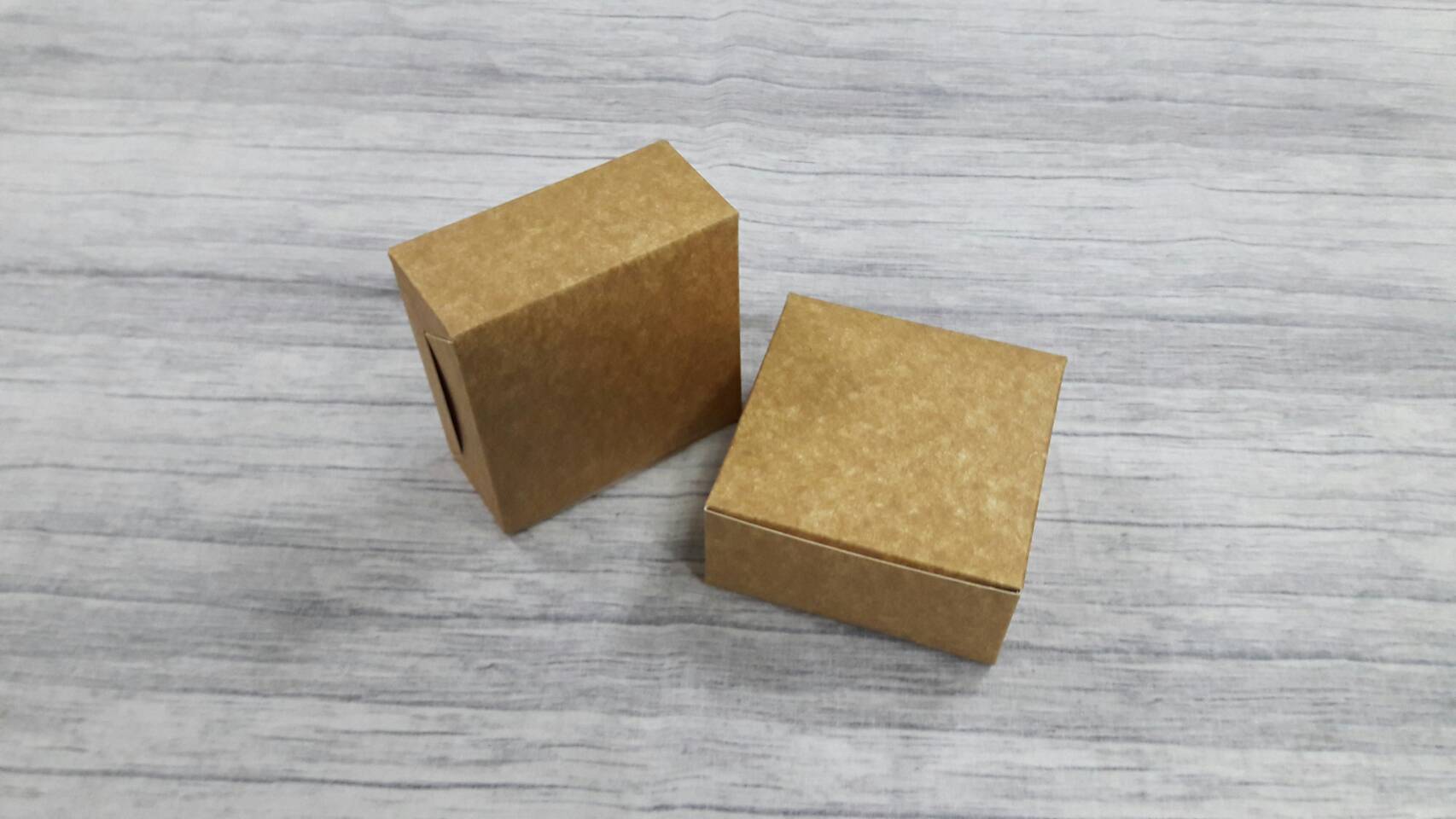 กล่องสแน็ค กล่องเค้ก กล่องขนม ขนาด 10.0 x 10.0 x 4.7 ซม. Snack Box กล่องอาหารว่าง กล่องคอฟฟี่เบรค สีคราฟท์น้ำตาลอ่อน (CKB) ราคา 75 บาทต่อแพ็ค(20ใบ)