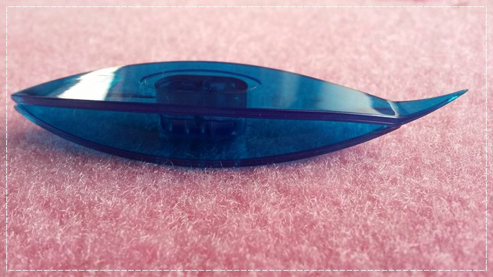 กระสวยถักแท๊ตสีน้ำเงิน