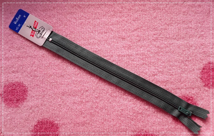 ซิปธรรมดา 8 นิ้ว สีเขียวแก่