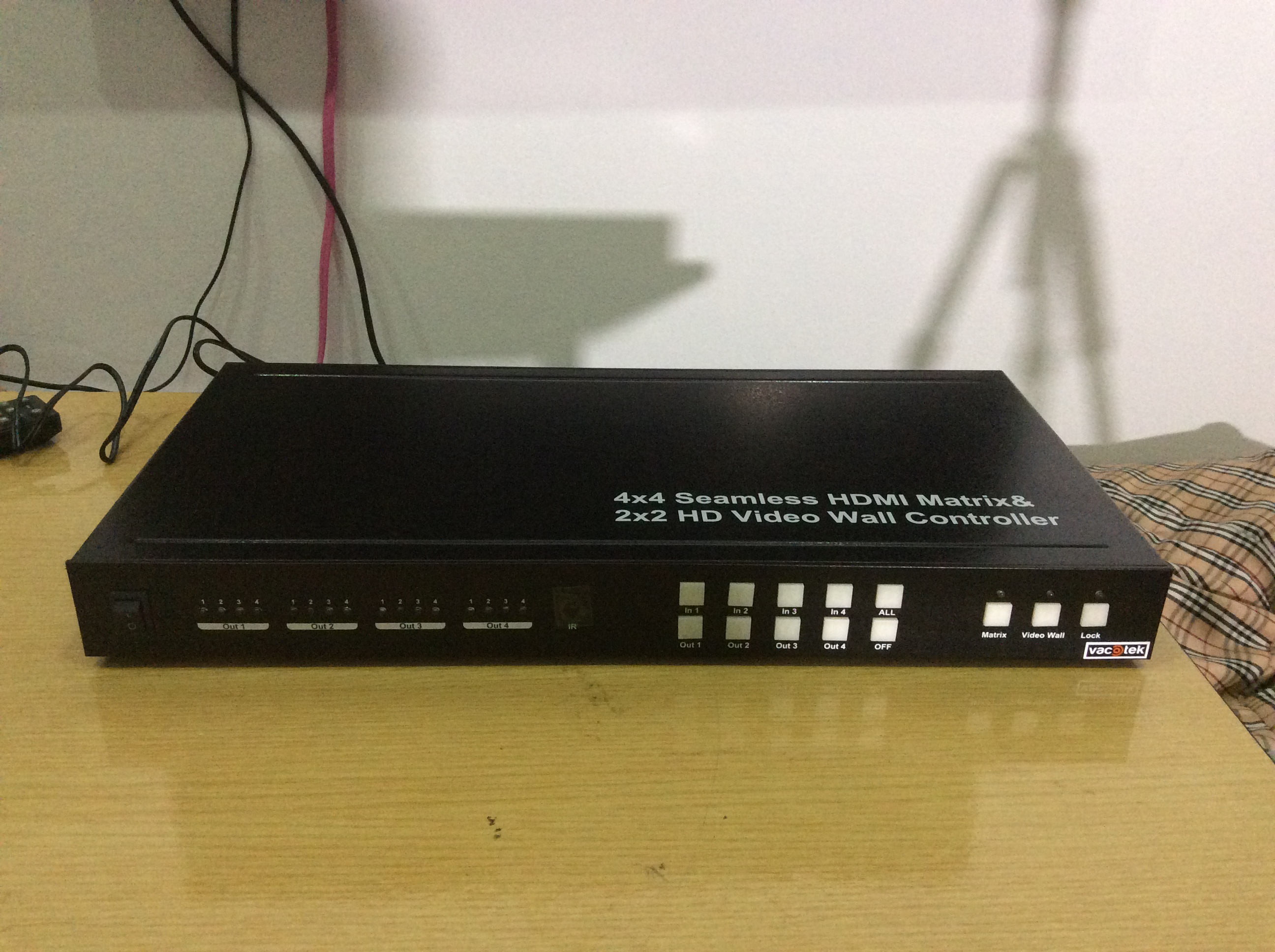 Video wall controller and seamless switch hdmi Matrix 4x4
