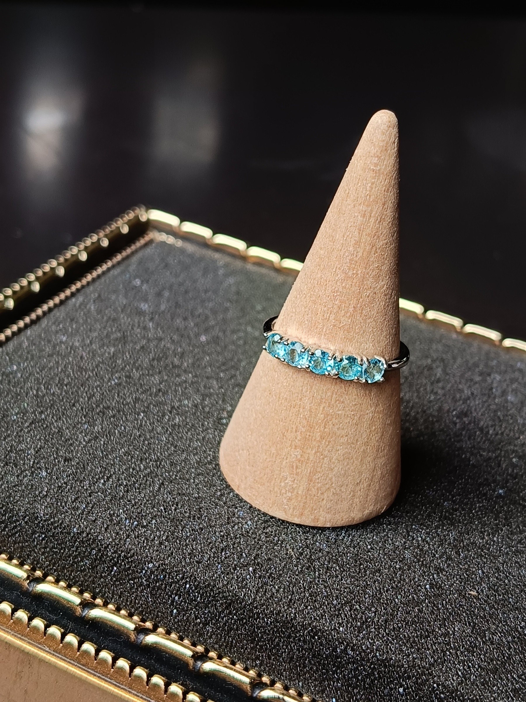 Natural "Apatite" แหวนเงินแท้ 925 ประดับ Apatite Silver Ring (Manifest Success , Sharp Intuition)