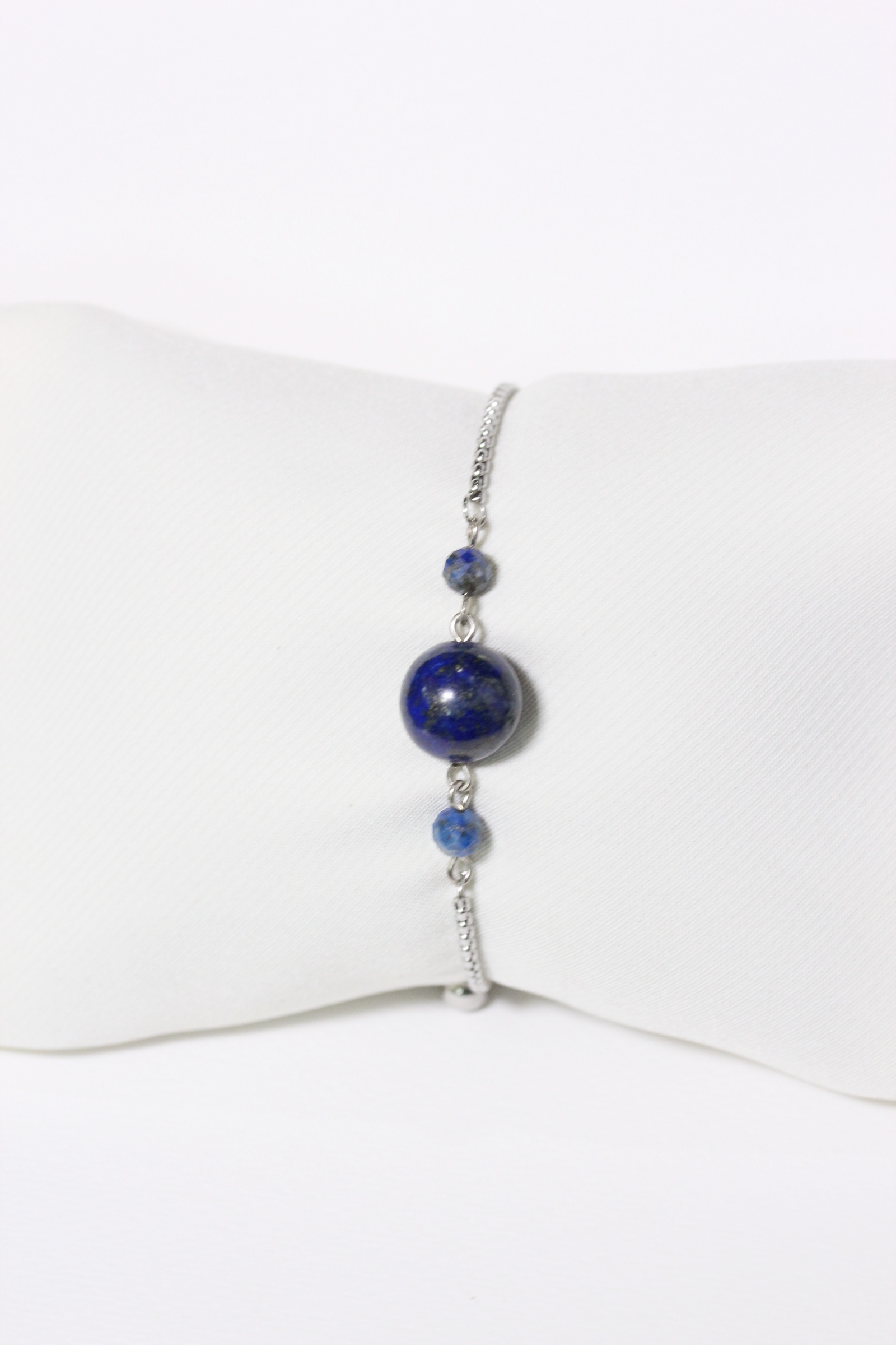 สร้อยข้อมือหินแท้ "Muse" Protection Bracelet (Lapis Lazuli)