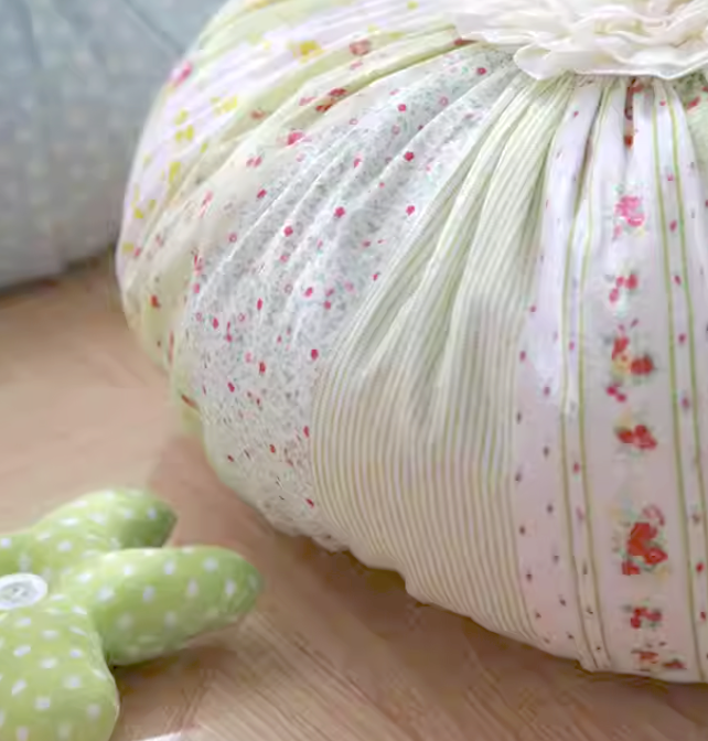หมอนอิงวินเทจทรงฟักทอง ผ้าคอทตอนแท้ สีเขียวพาสเทล