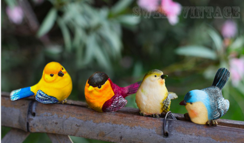 ตุ๊กตาวินเทจ ครอบครัวนกน้อยสายรุ้งสี่ตัว