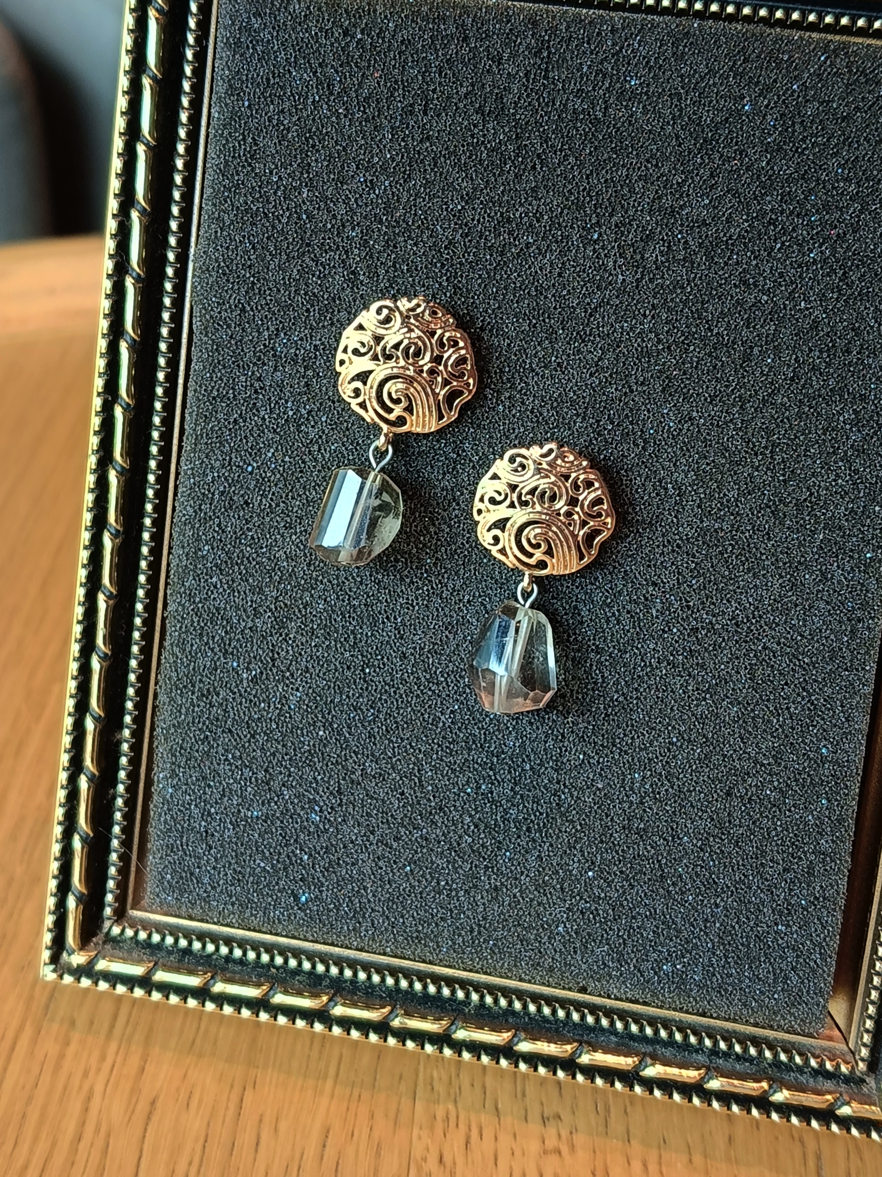 ต่างหูหินแท้ "14K" Smoky Quartz Earring (Manifest Stone , ปัดเป่าความคิดแง่ลบ )