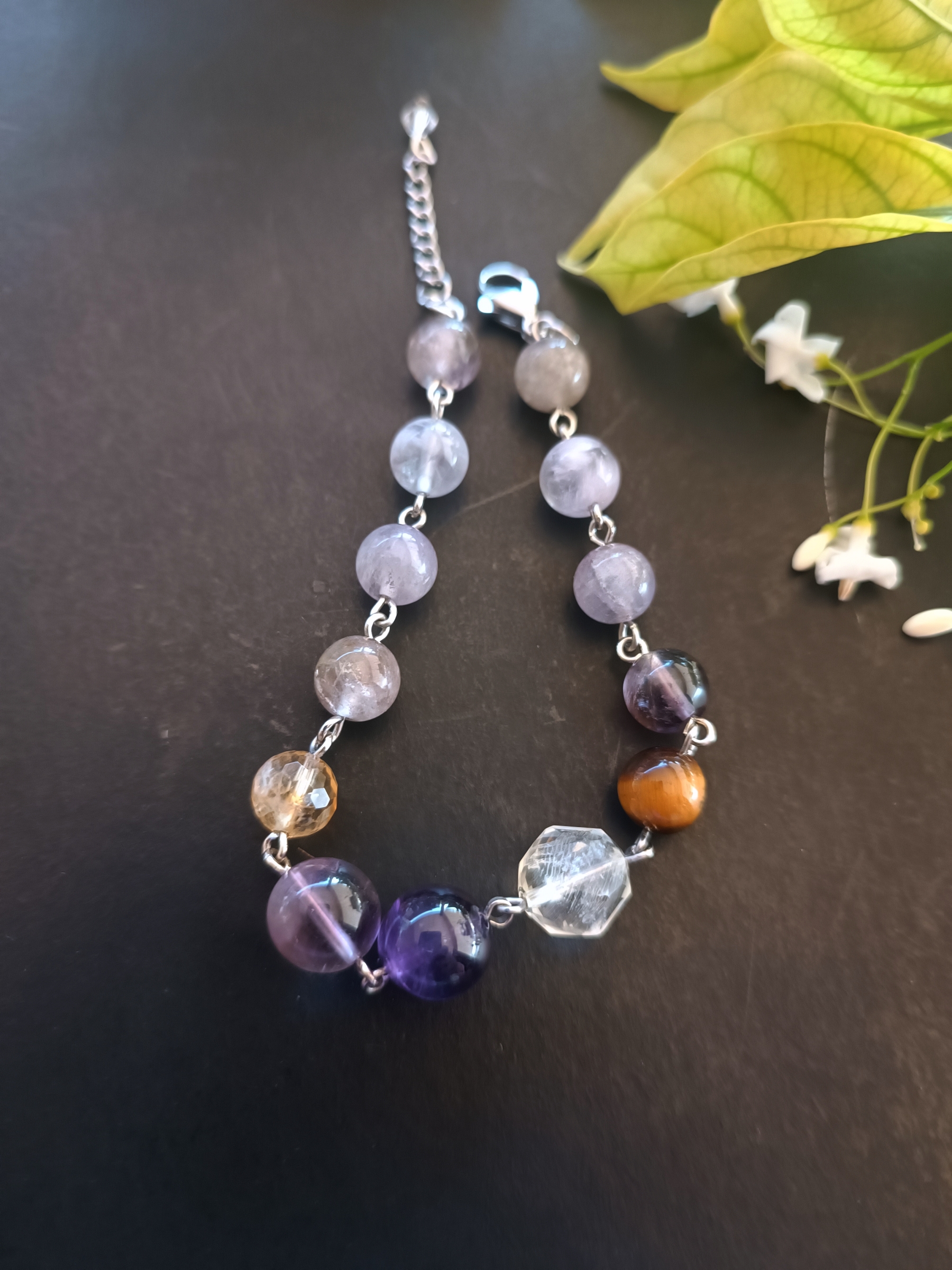 สร้อยข้อมือหินแท้ "Connected" Manifest Abundance Bracelet (Amethyst + Citrine + Ametrine)
